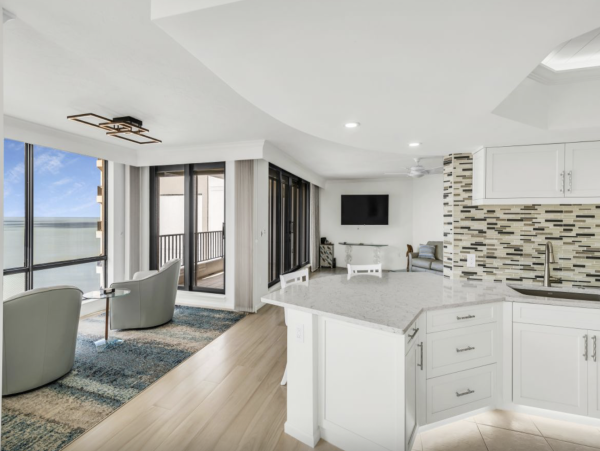 South end Marco Island Luxury Condo 3 month minimum